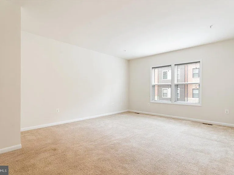 20532 Milbridge Ter — Photo 16