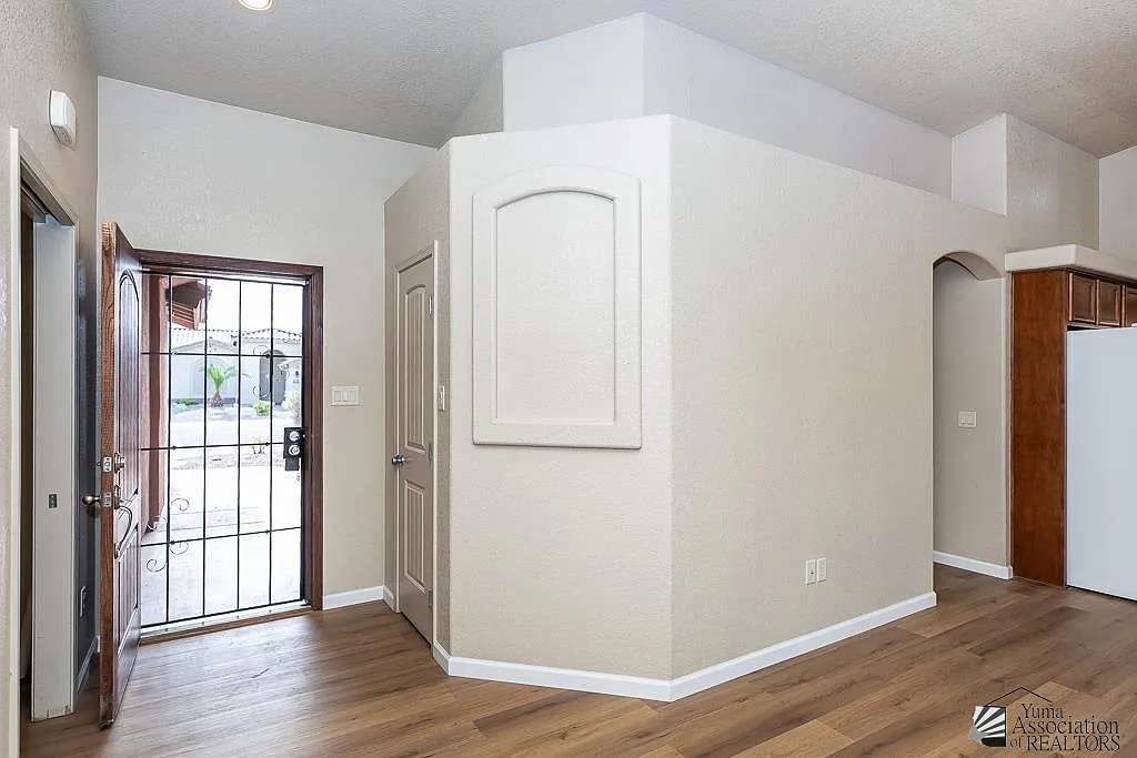 4 bed, 3.0 bath, 1642 sqft, $1,950 — Photo 2