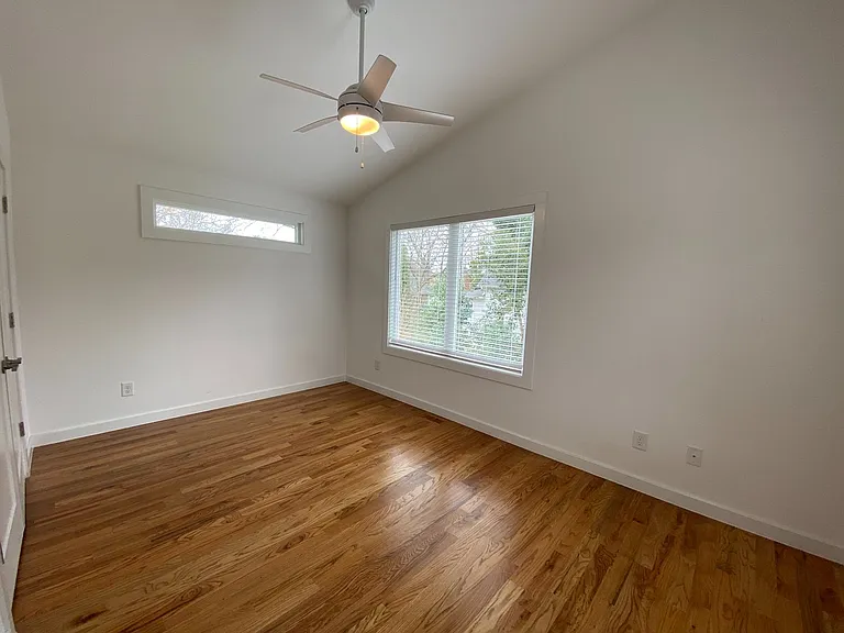 218 Heck St — Photo 12
