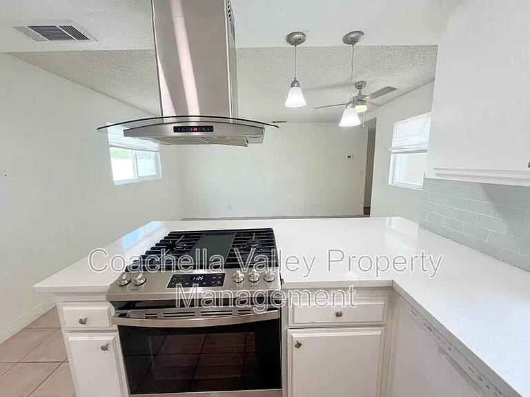 76716 New York Ave — Photo 14