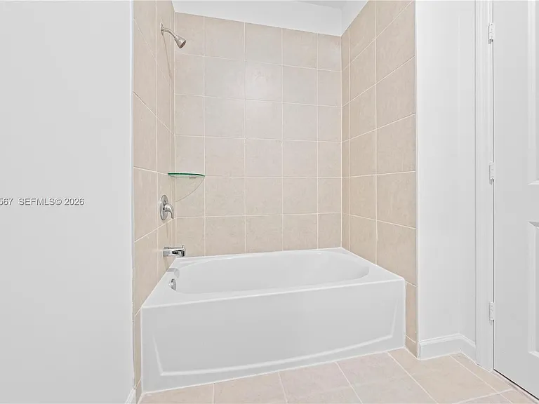 2442 SE 30th St — Photo 24