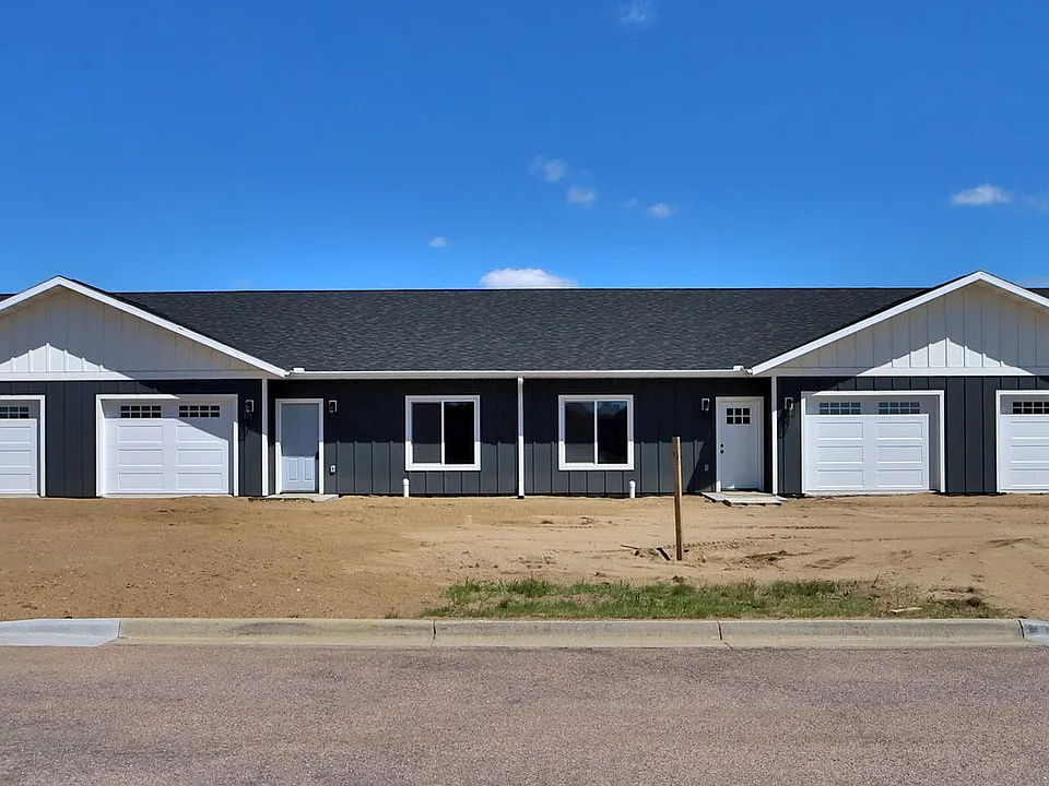 750 Palomino Ave W