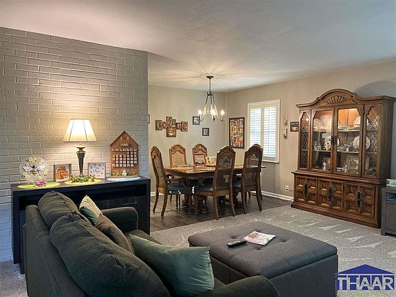 5th image of 4362 E Poplar Dr