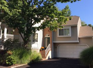 71 Fox Hollow Dr, Gillette, NJ 07933