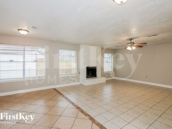 3rd image of 16534 Royal Mile Ln