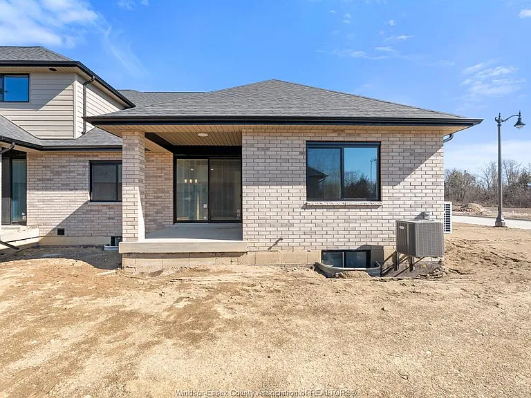 715 Elliot Point Rd #B — Photo 24