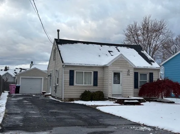 192 Lowden Point Rd, Rochester, NY 14612
