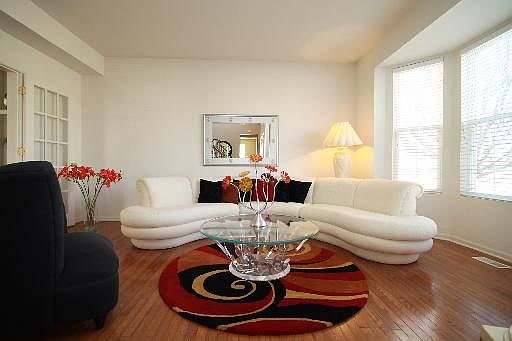 4th image of 24137 Hampshire Ln
