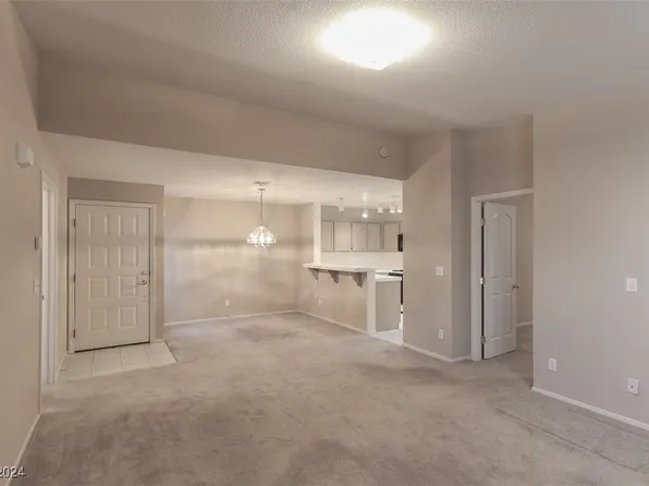 8452 Boseck Dr Unit 220, Las Vegas, NV 89145