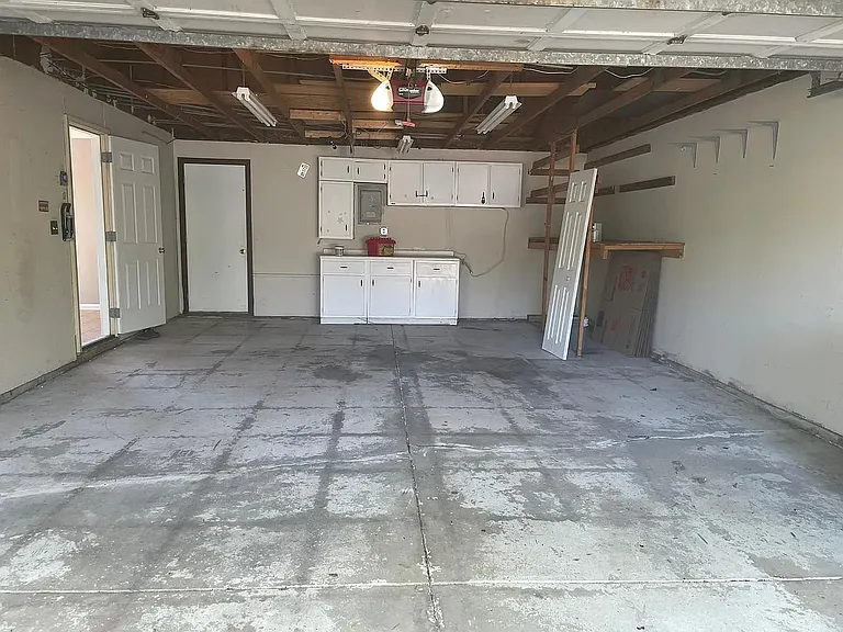 1210 Fairlane Dr — Photo 5