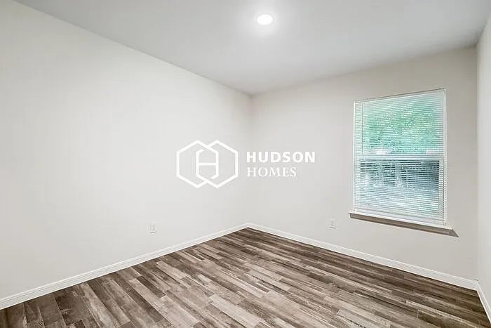 705 Henderson St #A — Photo 9