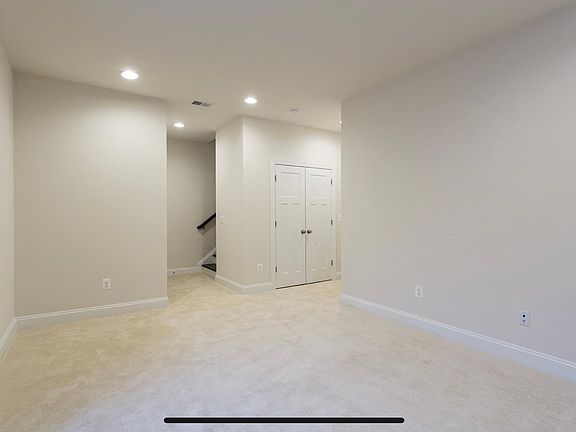 5th image of 3205 Marion Sq