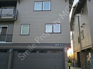 12039 SE High Creek Rd #E-1, Happy Valley, OR 97086