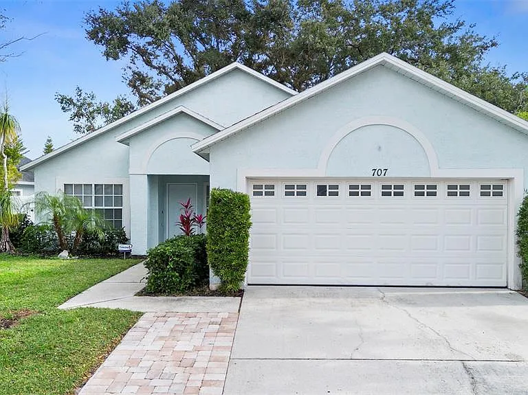 707 Brightview Dr — Photo 1