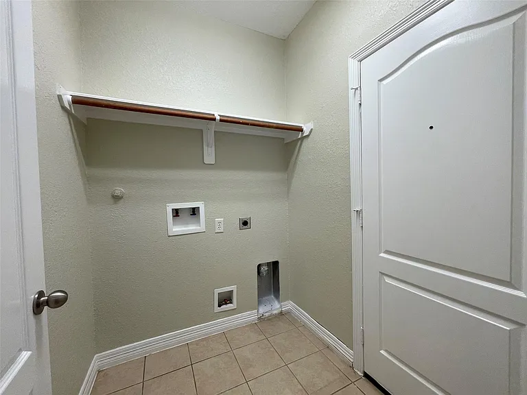 5811 Ranch Riata Ct — Photo 33