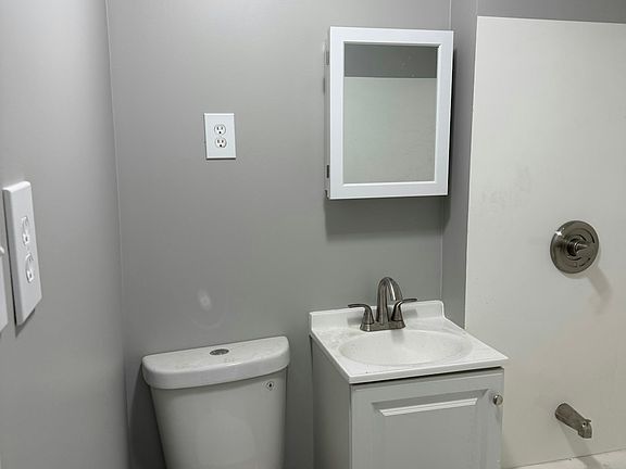 4th image of 137 Orange St APT 1