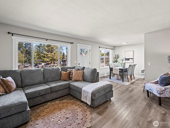4th image of 532 Radey Street