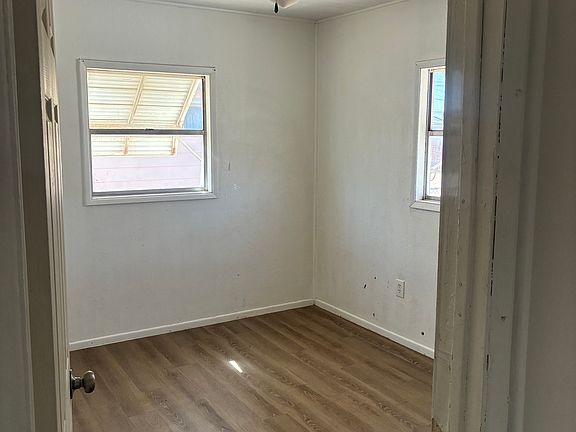 4th image of 387 W Walton Ave