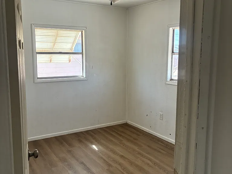 387 W Walton Ave — Photo 4