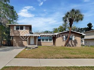 8541 Jacaranda Ave, Seminole, FL 33777