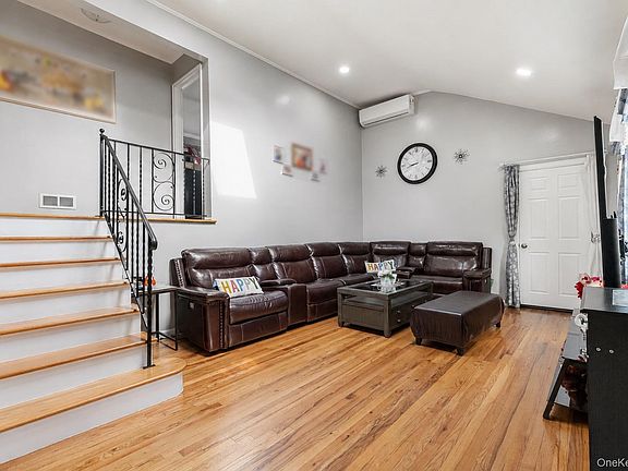 5th image of 92 W 21st Street