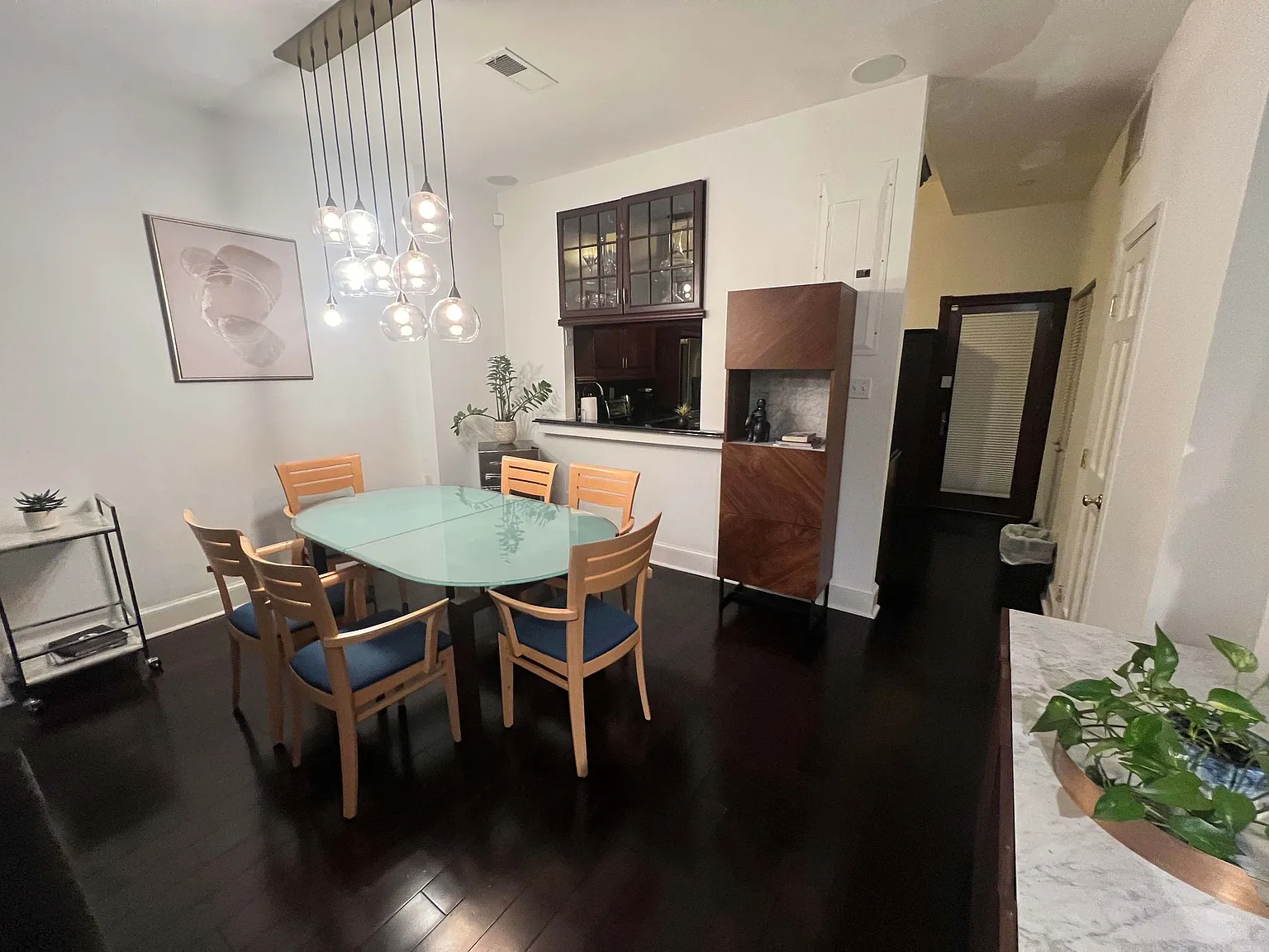 4 bed, 2500 sqft, $12,510 — Photo 3