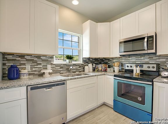 4th image of 6618 Woodstock Dr