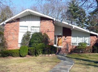 187 Charlotte Pl, Englewood Cliffs, NJ 07632