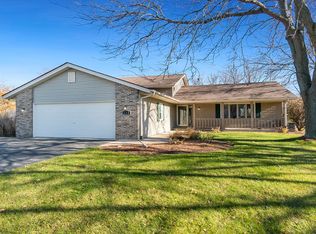 524 Bounty Dr NE, Poplar Grove, IL 61065