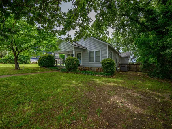 856 Broad St, Batesville, AR 72501