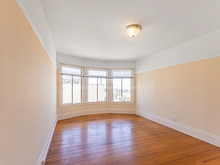 2925 Van Ness Ave #9 — Photo 3