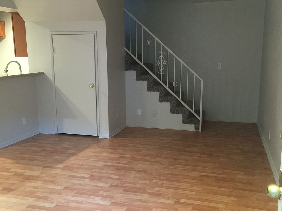 1st image of 411 Lincoln Ave APT 32
