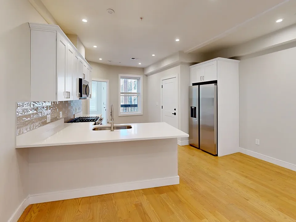 161-162 Allston St #4