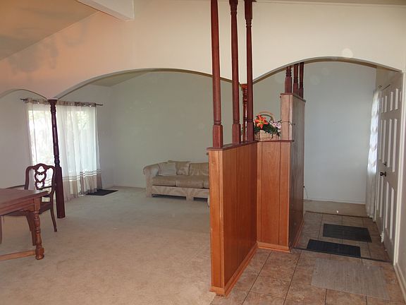 4th image of 343 Sharon Dr