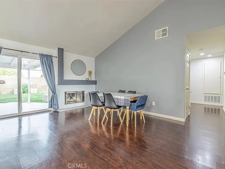 37526 Rose St — Photo 5