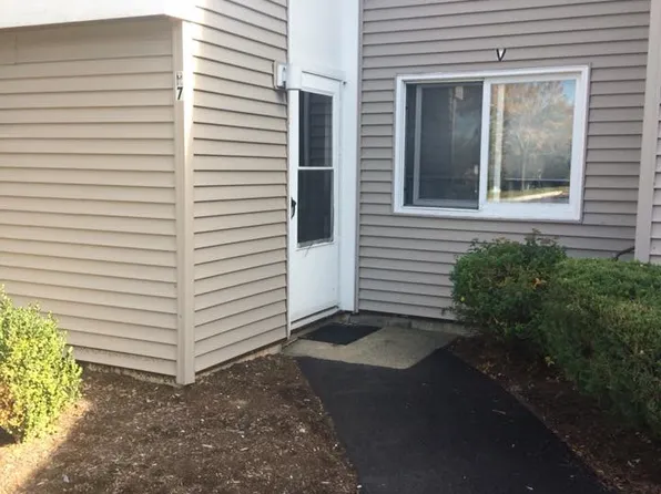 R7 Grandview Dr, South Burlington, VT