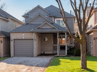 2529 Willowburne Dr, Mississauga, ON L5M 5E9