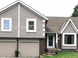 2009 E Cherokee Pl, Olathe, KS 66062