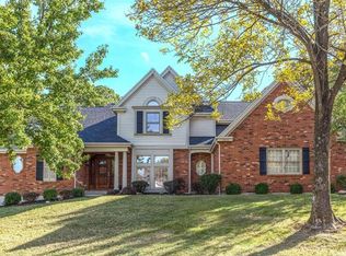 16052 Autumn Oaks Cir, Ballwin, MO 63021