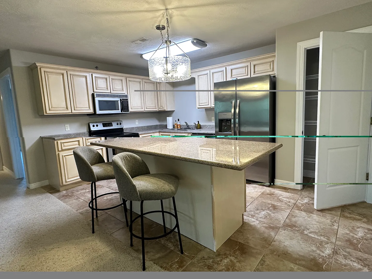 2 bed, 1200 sqft, $900 — Photo 2