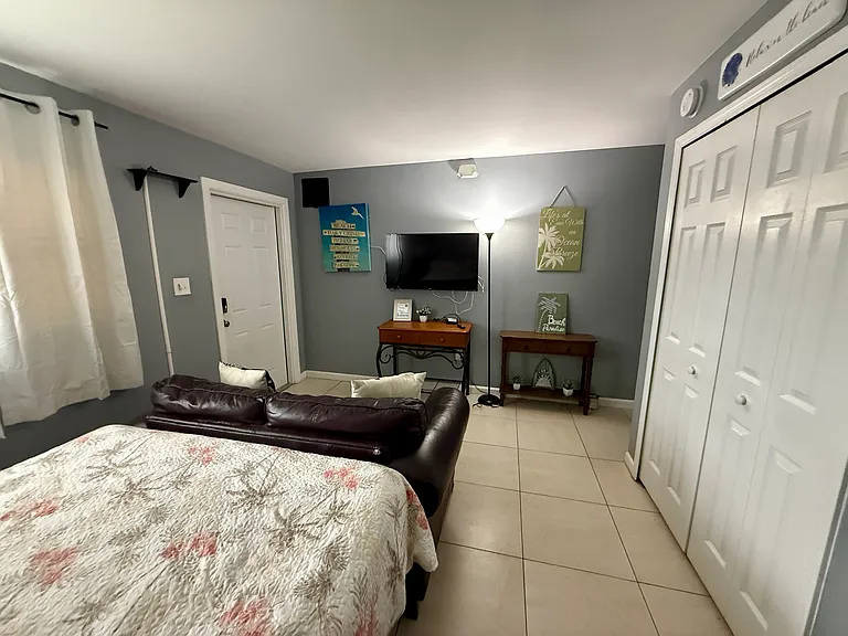 240 Johnson Ave #14 — Photo 4