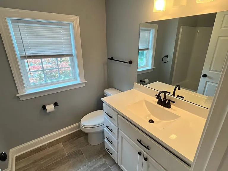112 E Main St — Photo 25