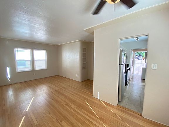 3rd image of 4079 Iowa St #0