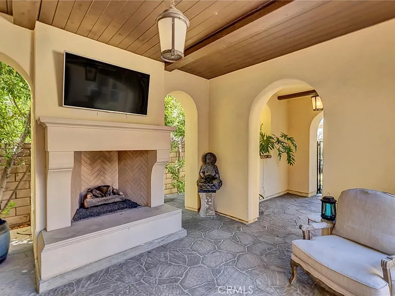 510 E Viewcrest Dr — Photo 5