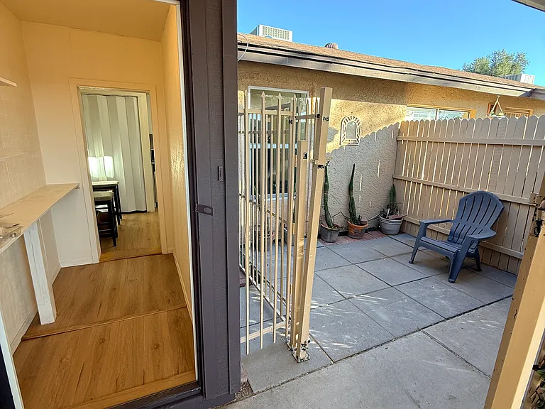 5230 W Carol Ave — Photo 7