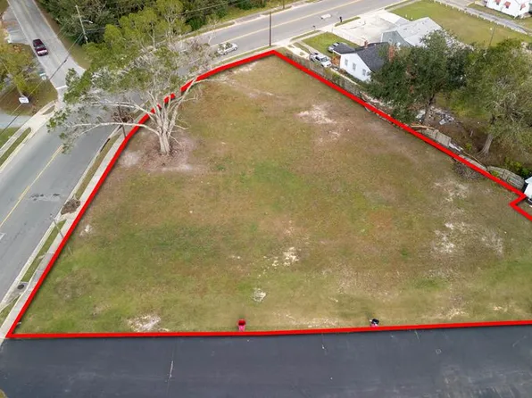 111 W Tollison St, Baxley, GA 31513