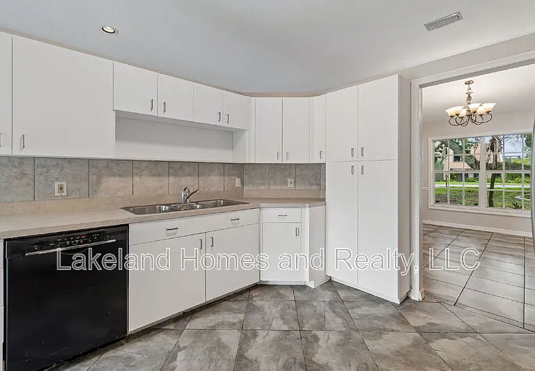 95 Woodside Dr — Photo 22
