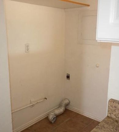 4th image of 5724 Squires Ct