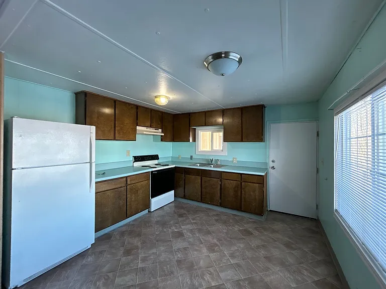 130 Jefferson Ave — Photo 3