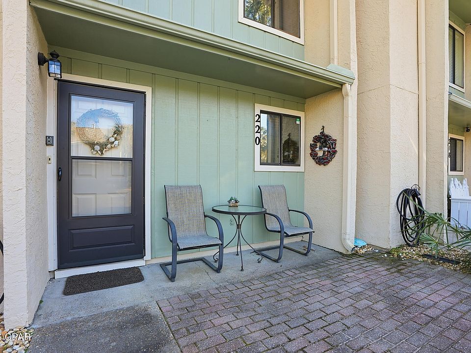1st image of 220 Saint Katherine Blvd